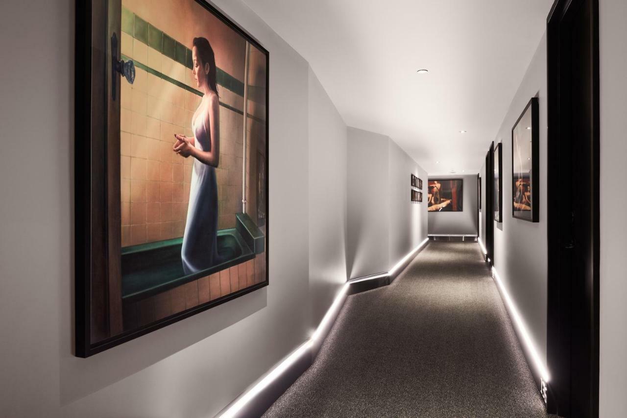 Готель Crystalbrook Vincent Брісбен Екстер'єр фото Corridor at The Standard East Village