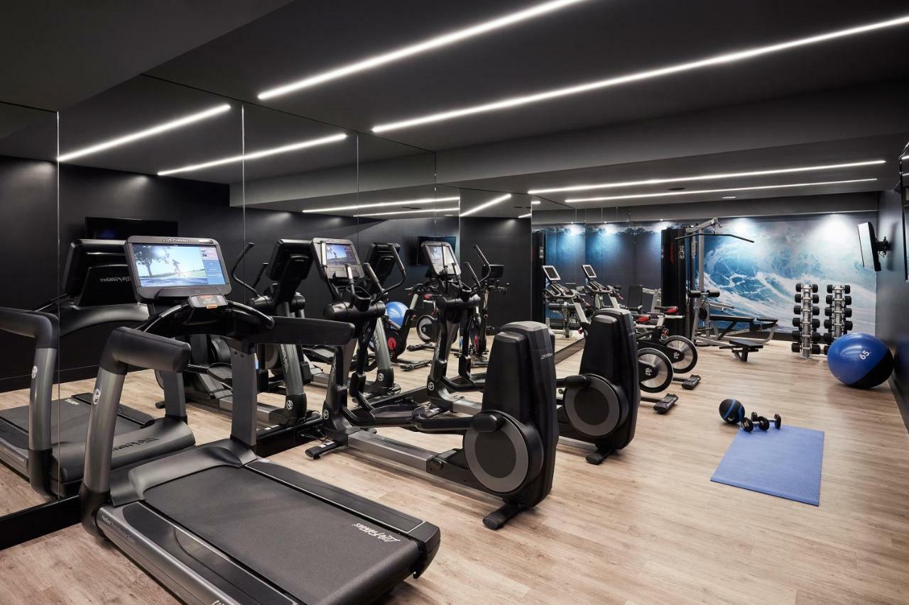 Готель Crystalbrook Vincent Брісбен Екстер'єр фото The gym at the hotel